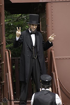 Perris_-_Orange_Empire_Railroad_Museum_Abe_Peace_signs_4x6.jpg